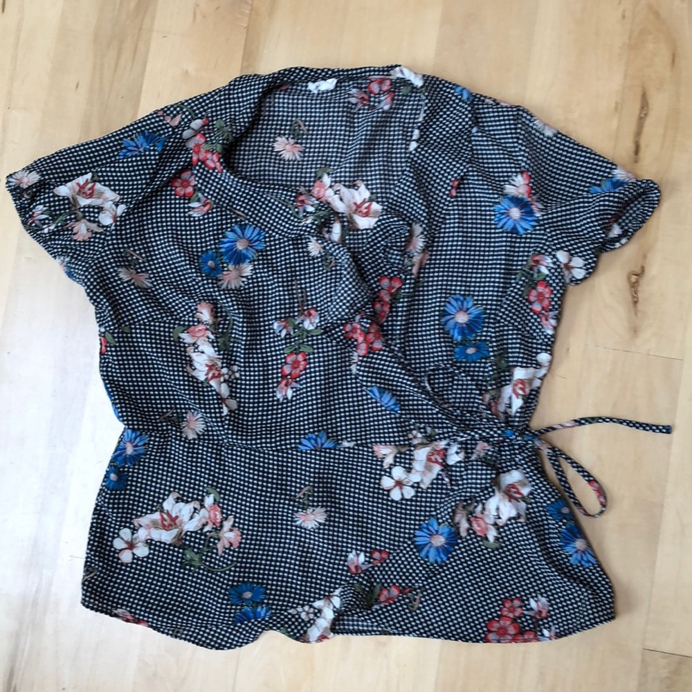 Checkered Wrap Top, Size L